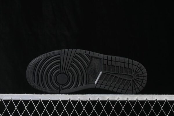 AJ 1 Low SE ‘Black Croc Scream Green’ IQ9701-010 AJ 1 Low SE ‘Black Croc Scream Green’ IQ9701-010