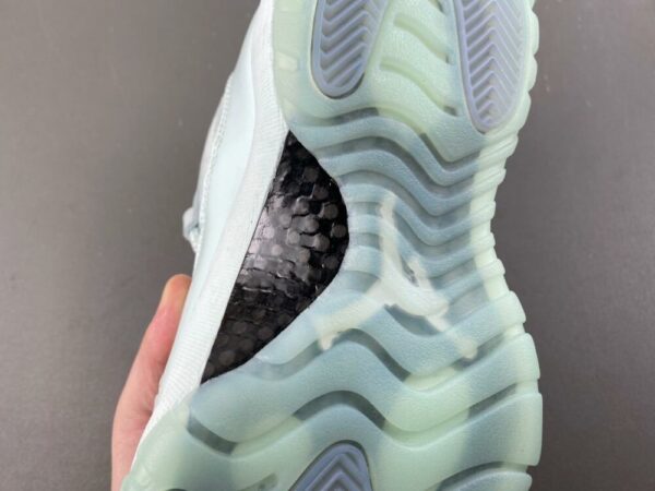 AJ11 x Jaide ‘Fiberglass’ IW1882-300