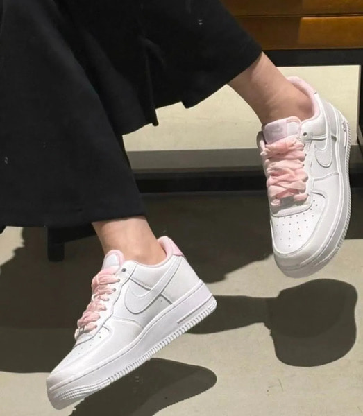 AF 1 Low Vintage ‘Pink Foam Velvet Laces’ HV4403-601 AF 1 Low Vintage ‘Pink Foam Velvet Laces’ HV4403-601