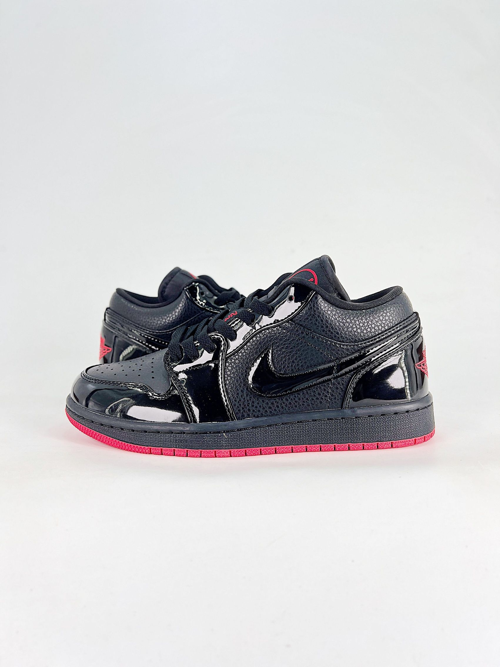 AJ 1 Low DD1660-001 AJ 1 Low DD1660-001