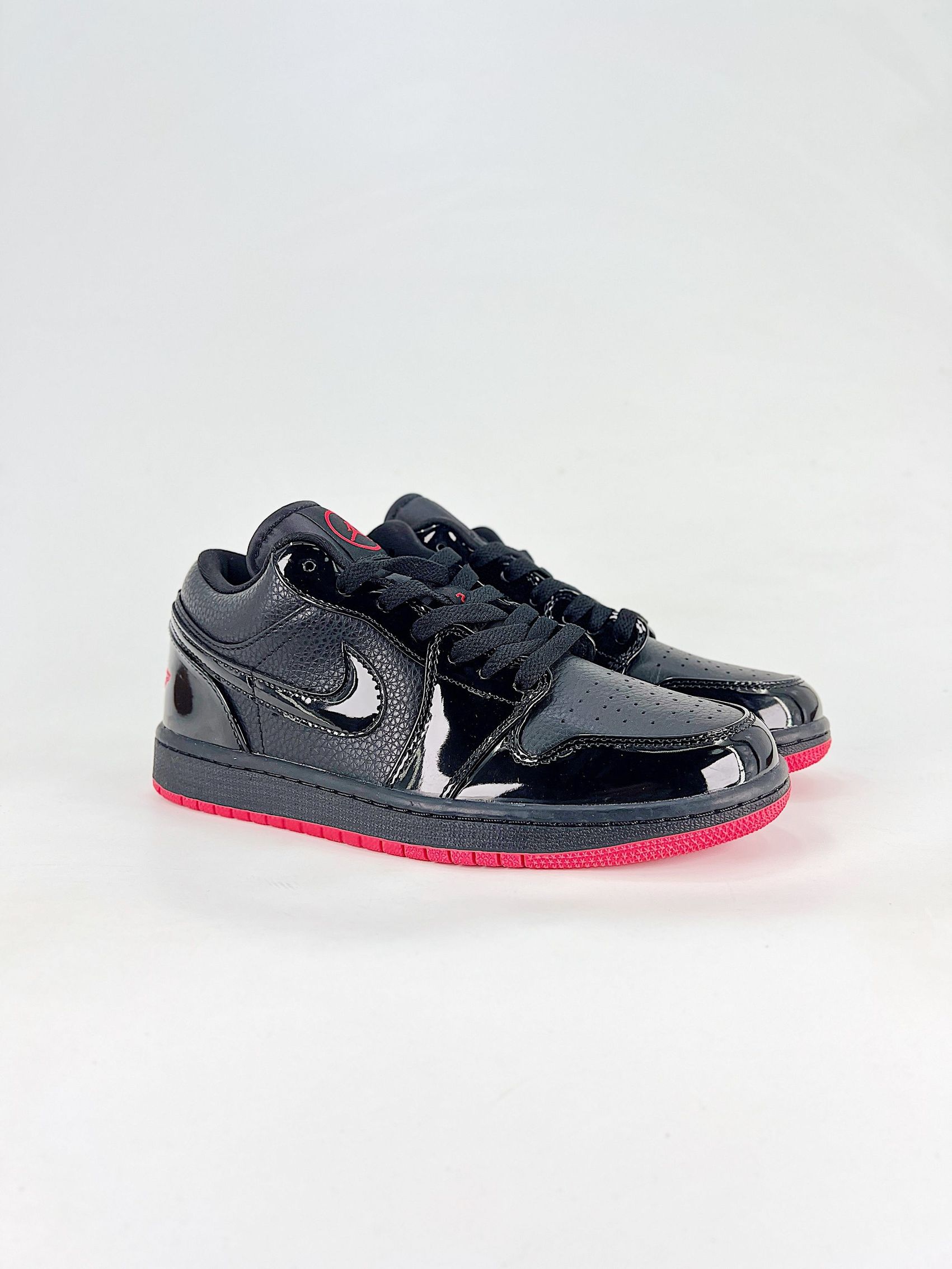 AJ 1 Low DD1660-001 AJ 1 Low DD1660-001