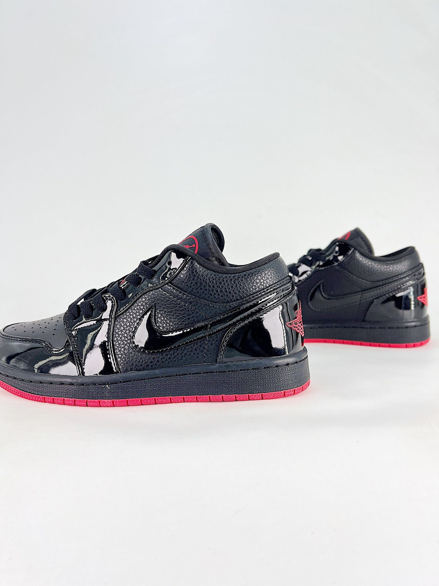 AJ 1 Low DD1660-001 AJ 1 Low DD1660-001