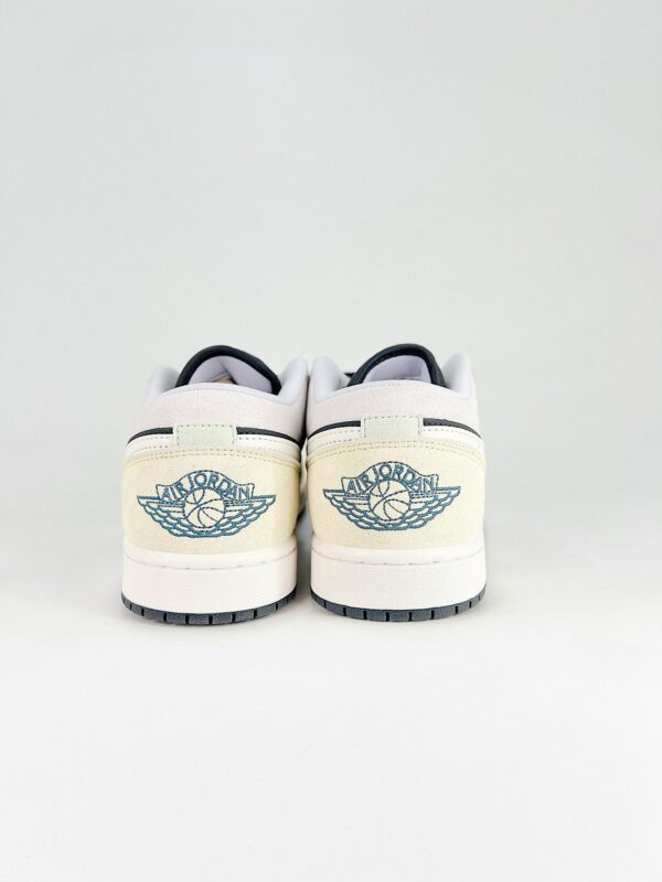AJ 1 Low ‘Anthracite Muslin’ IB7109-004 AJ 1 Low ‘Anthracite Muslin’ IB7109-004