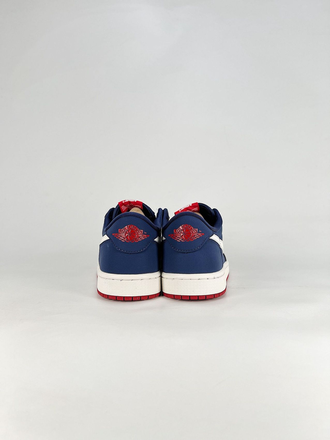 AJ 1 Retro Low OG ‘Howard’ IX8478-410 AJ 1 Retro Low OG ‘Howard’ IX8478-410