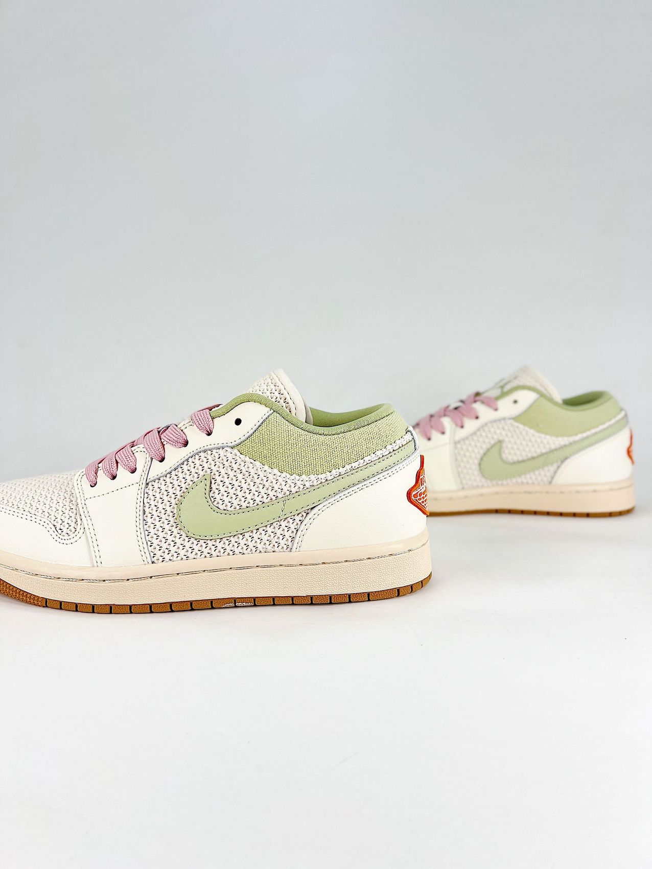 AJ 1 Low SE ‘Olive Aura’ II0569-100 AJ 1 Low SE ‘Olive Aura’ II0569-100