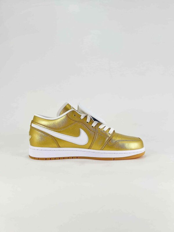 AJ 1 Low ‘Gold Tiempo’ IR2304-703 AJ 1 Low ‘Gold Tiempo’ IR2304-703
