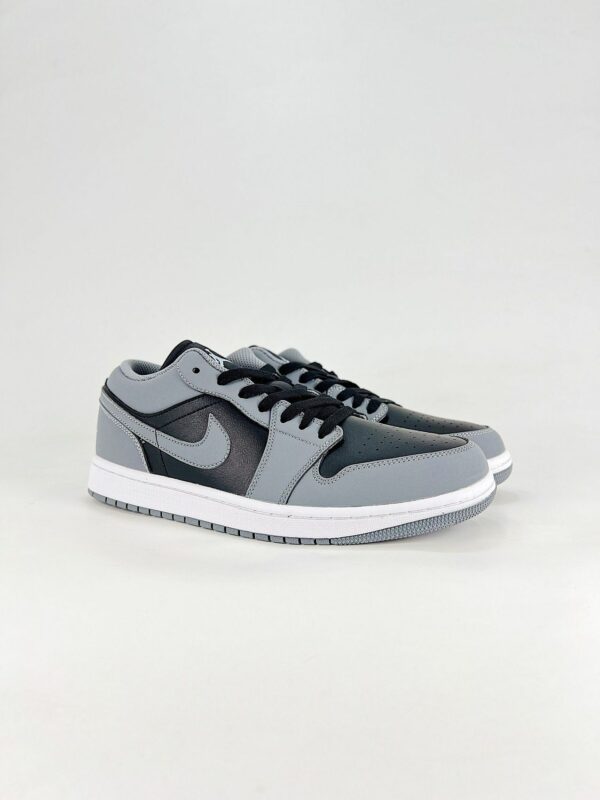 AJ 1 Low ‘Cool Grey’ IU7550-065 AJ 1 Low ‘Cool Grey’ IU7550-065