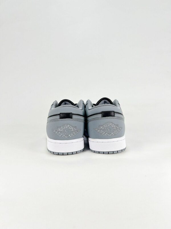 AJ 1 Low ‘Cool Grey’ IU7550-065 AJ 1 Low ‘Cool Grey’ IU7550-065