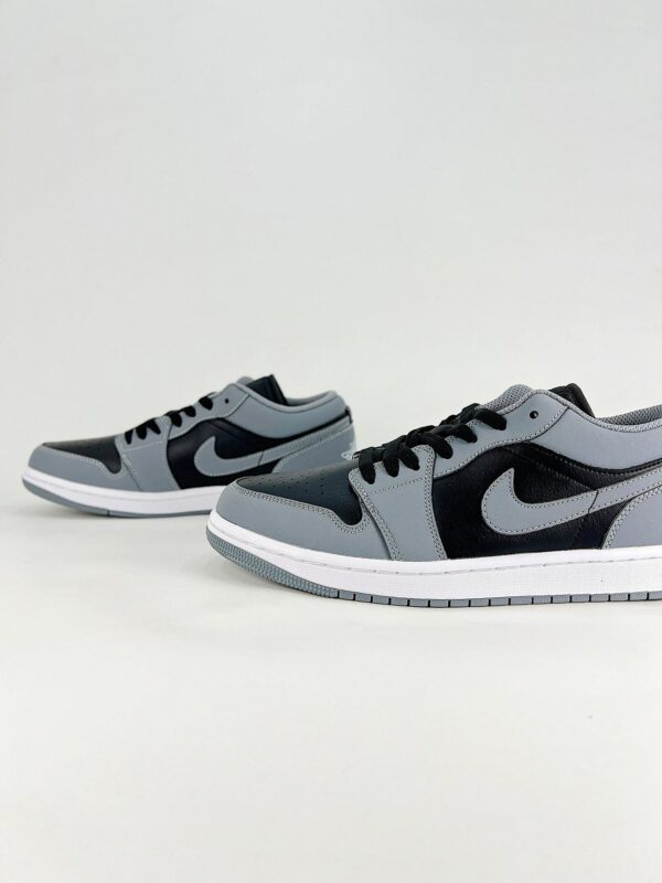 AJ 1 Low ‘Cool Grey’ IU7550-065 AJ 1 Low ‘Cool Grey’ IU7550-065