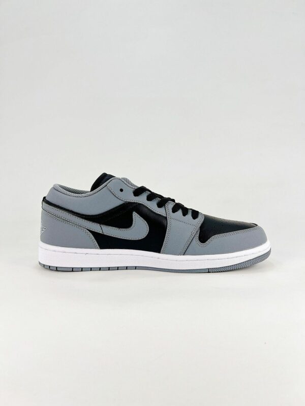 AJ 1 Low ‘Cool Grey’ IU7550-065 AJ 1 Low ‘Cool Grey’ IU7550-065