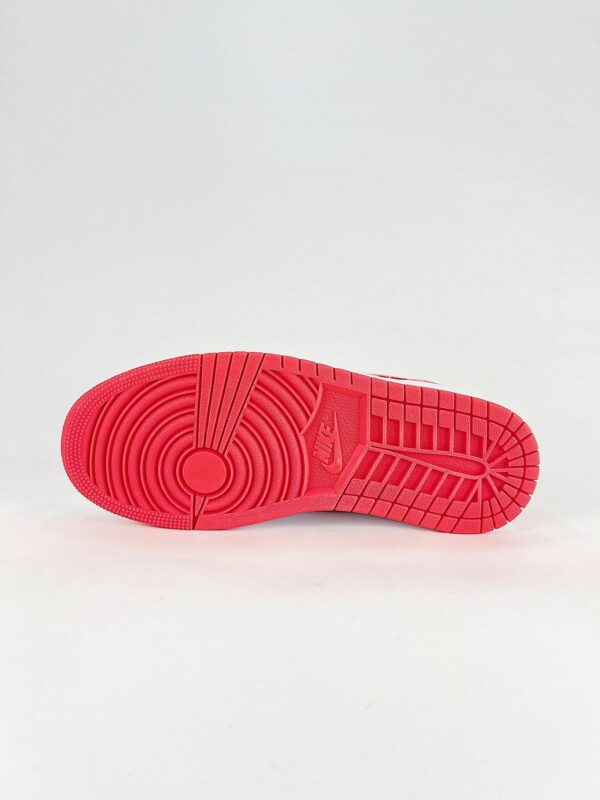 AJ 1 Low ‘White Chile Red’ DC0774-110