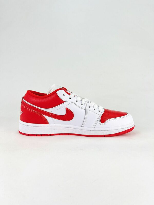 AJ 1 Low ‘White Chile Red’ DC0774-110
