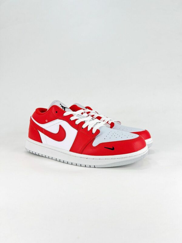 AJ 1 Low SE ‘Chile Red’ II9813-600 AJ 1 Low SE ‘Chile Red’ II9813-600