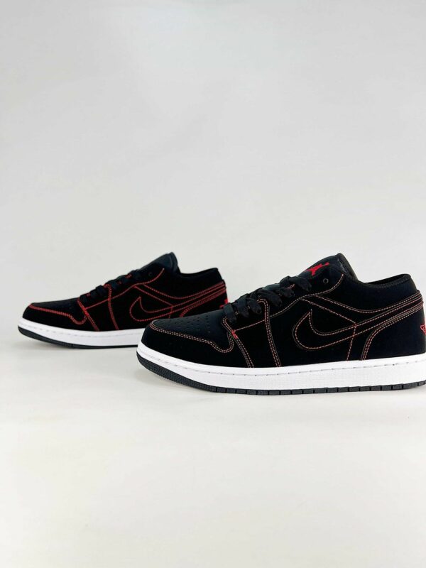 AJ 1 Low ‘Bloodline’ 553558-076