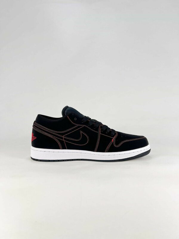 AJ 1 Low ‘Bloodline’ 553558-076
