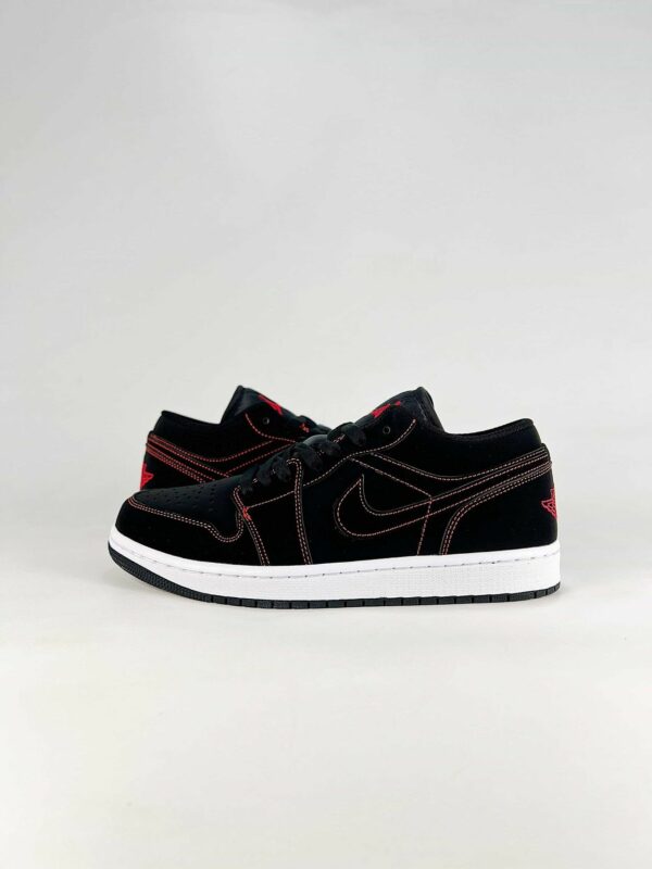 AJ 1 Low ‘Bloodline’ 553558-076