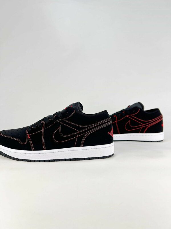 AJ 1 Low ‘Bloodline’ 553558-076