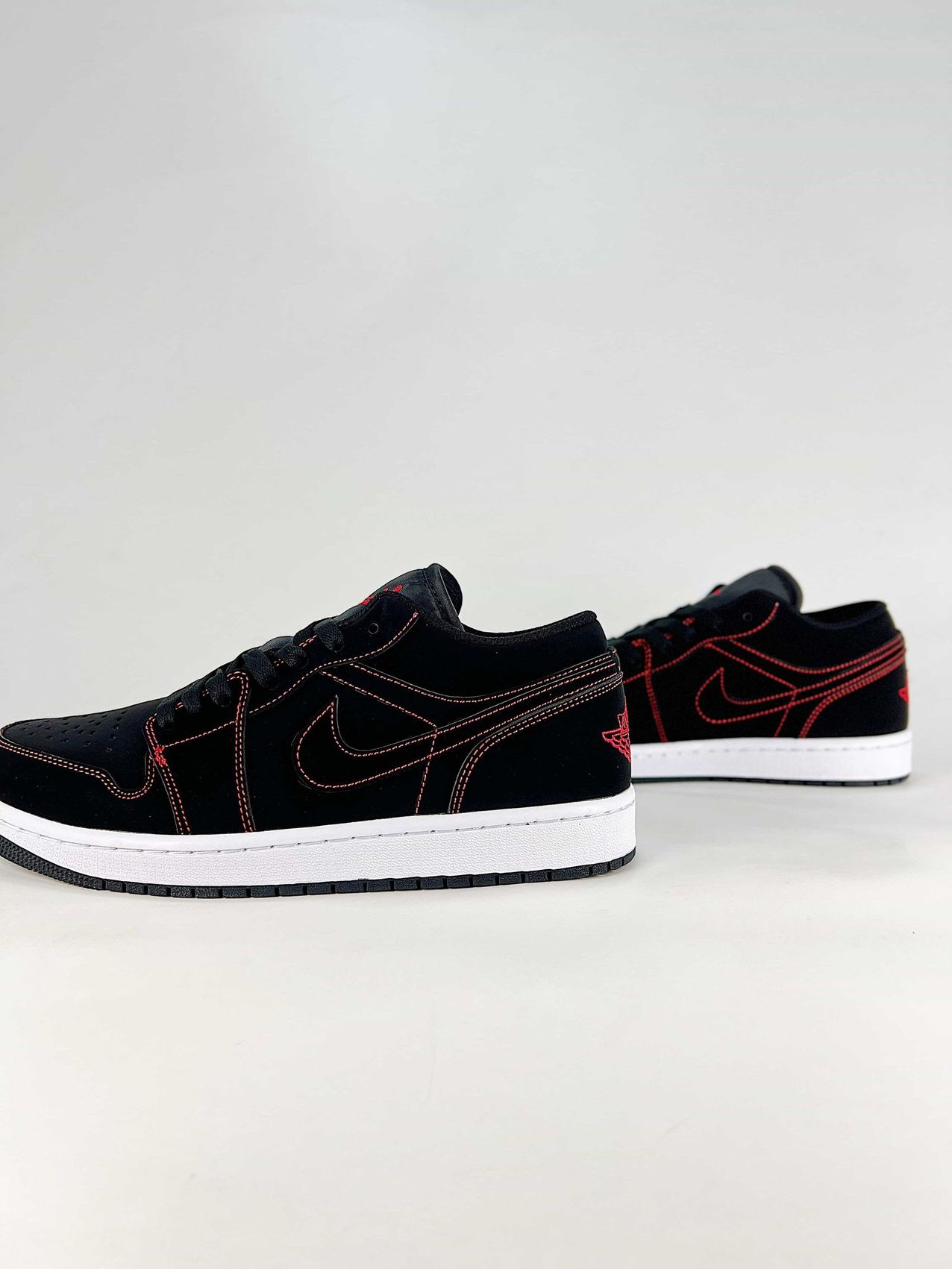 AJ 1 Low ‘Bloodline’ 553558-076 AJ 1 Low ‘Bloodline’ 553558-076