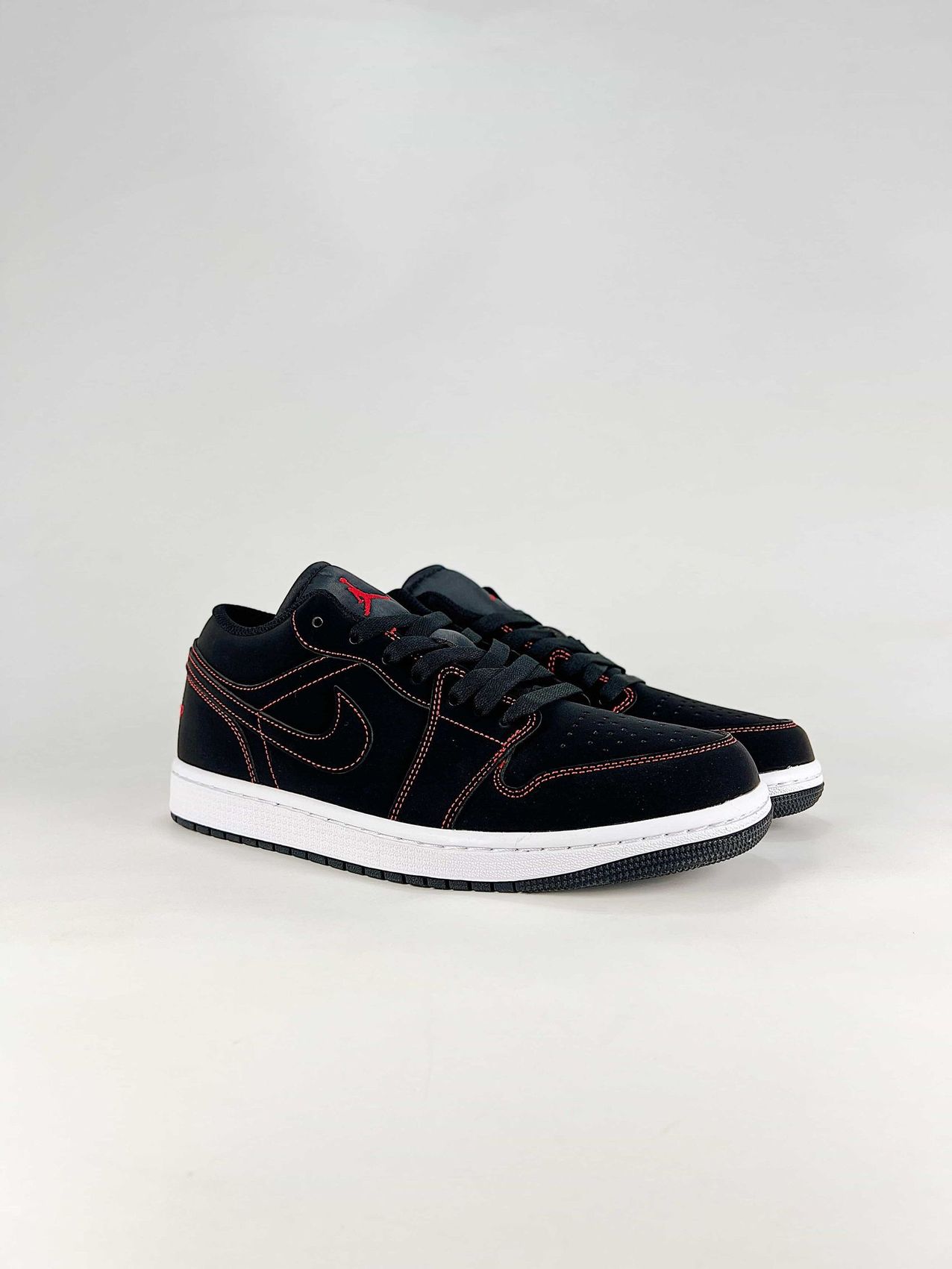 AJ 1 Low ‘Bloodline’ 553558-076 AJ 1 Low ‘Bloodline’ 553558-076