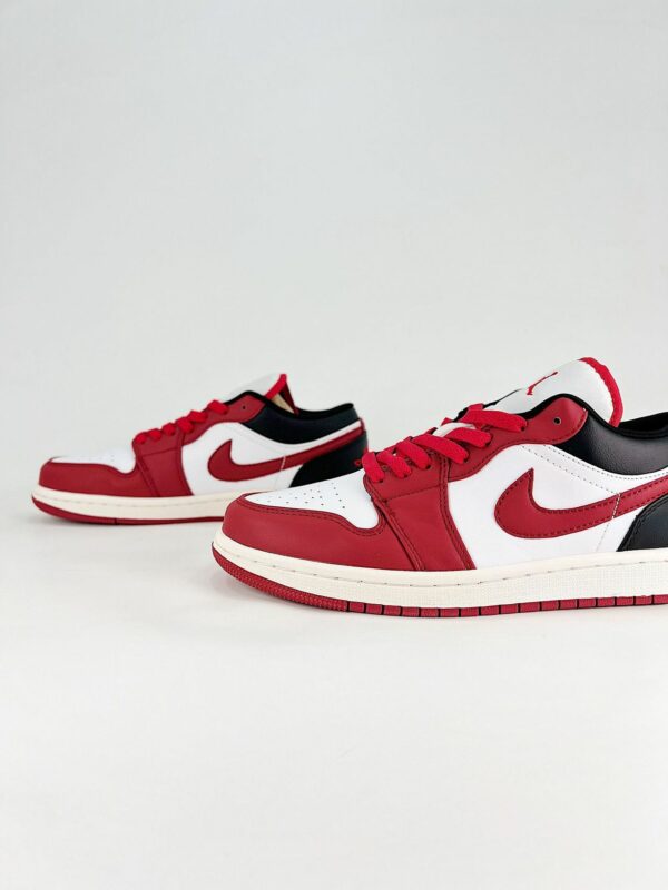 AJ 1 Low ‘Reverse Black Toe’ DC0774-160 AJ 1 Low ‘Reverse Black Toe’ DC0774-160