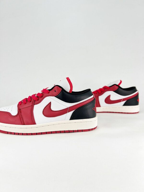 AJ 1 Low ‘Reverse Black Toe’ DC0774-160 AJ 1 Low ‘Reverse Black Toe’ DC0774-160