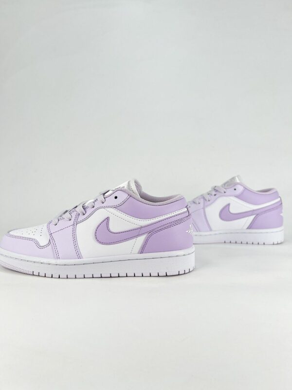 AJ 1 Low ‘Violet Mist’ 553560-502