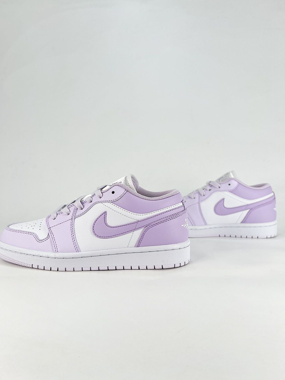 AJ 1 Low ‘Violet Mist’ 553560-502 AJ 1 Low ‘Violet Mist’ 553560-502