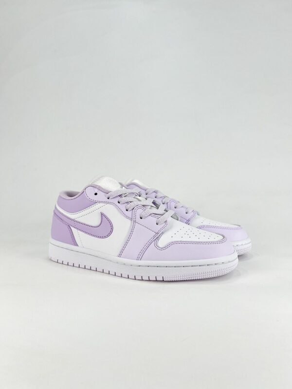 AJ 1 Low ‘Violet Mist’ 553560-502