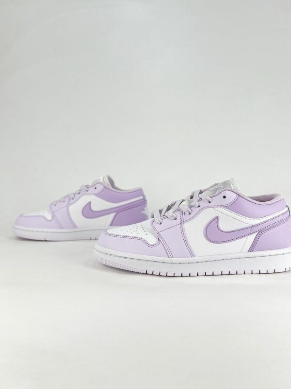 AJ 1 Low ‘Violet Mist’ 553560-502