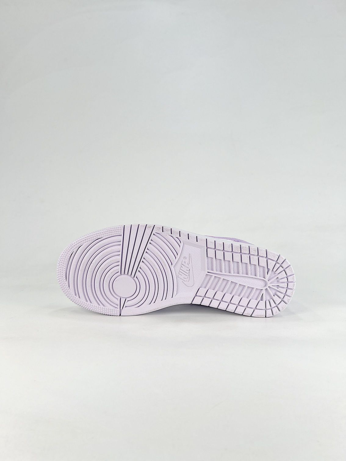 AJ 1 Low ‘Violet Mist’ 553560-502 AJ 1 Low ‘Violet Mist’ 553560-502