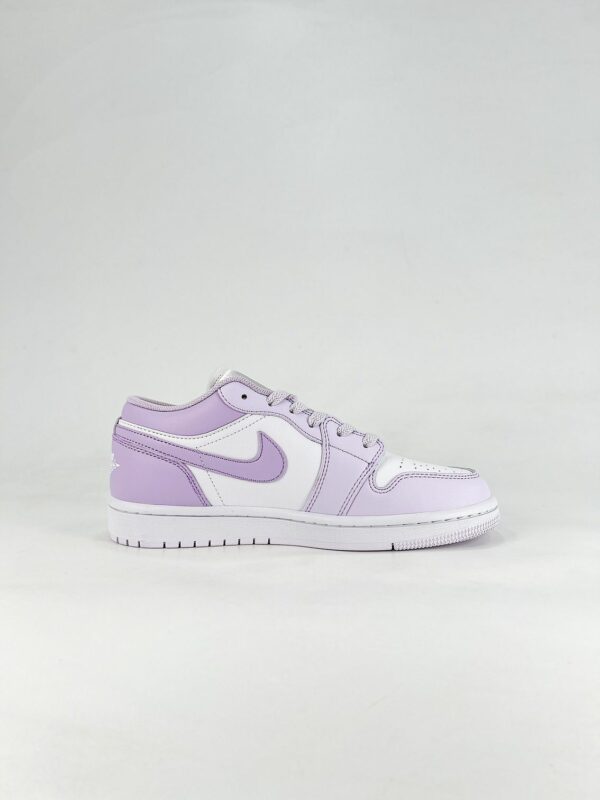 AJ 1 Low ‘Violet Mist’ 553560-502