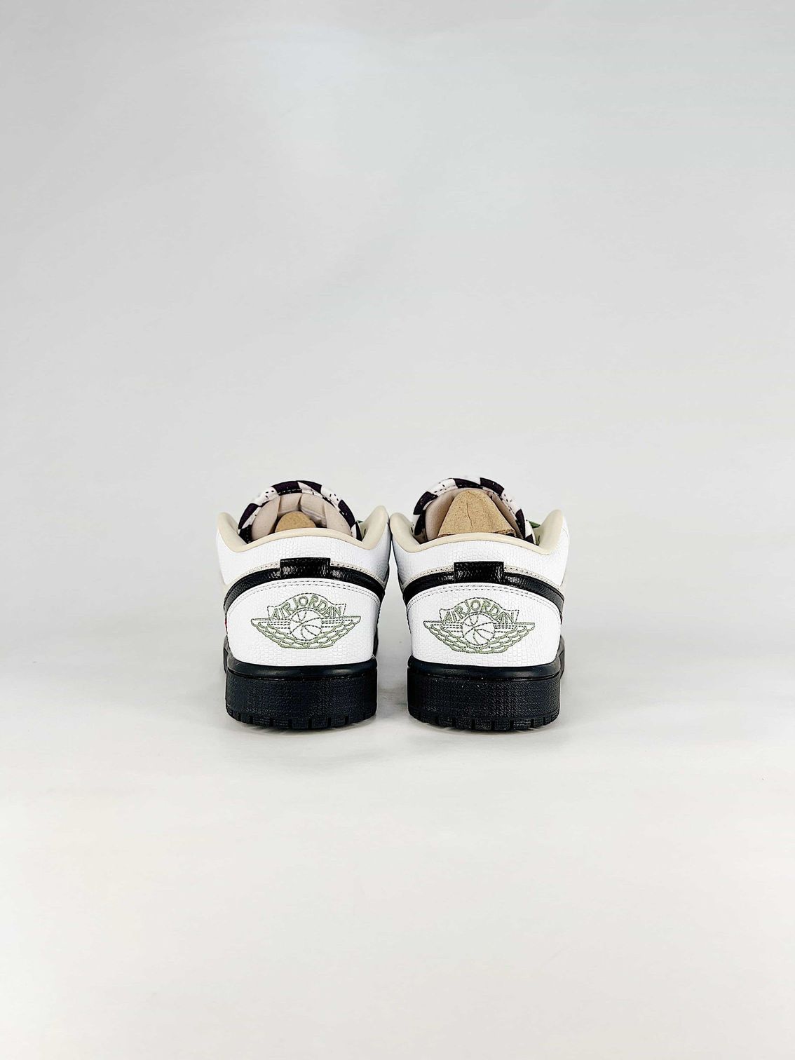 AJ 1 Low SE ‘Light Orewood Brown Steam’ IW2020-110 AJ 1 Low SE ‘Light Orewood Brown Steam’ IW2020-110