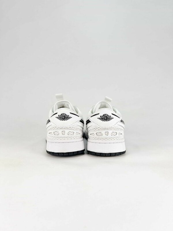 AJ 1 Low Method of Make V3 ‘White Black’ HQ2186-001 AJ 1 Low Method of Make V3 ‘White Black’ HQ2186-001