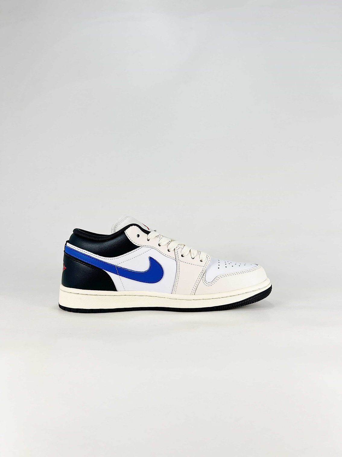 AJ 1 Low ‘Phantom Sail’ 553560-027 AJ 1 Low ‘Phantom Sail’ 553560-027