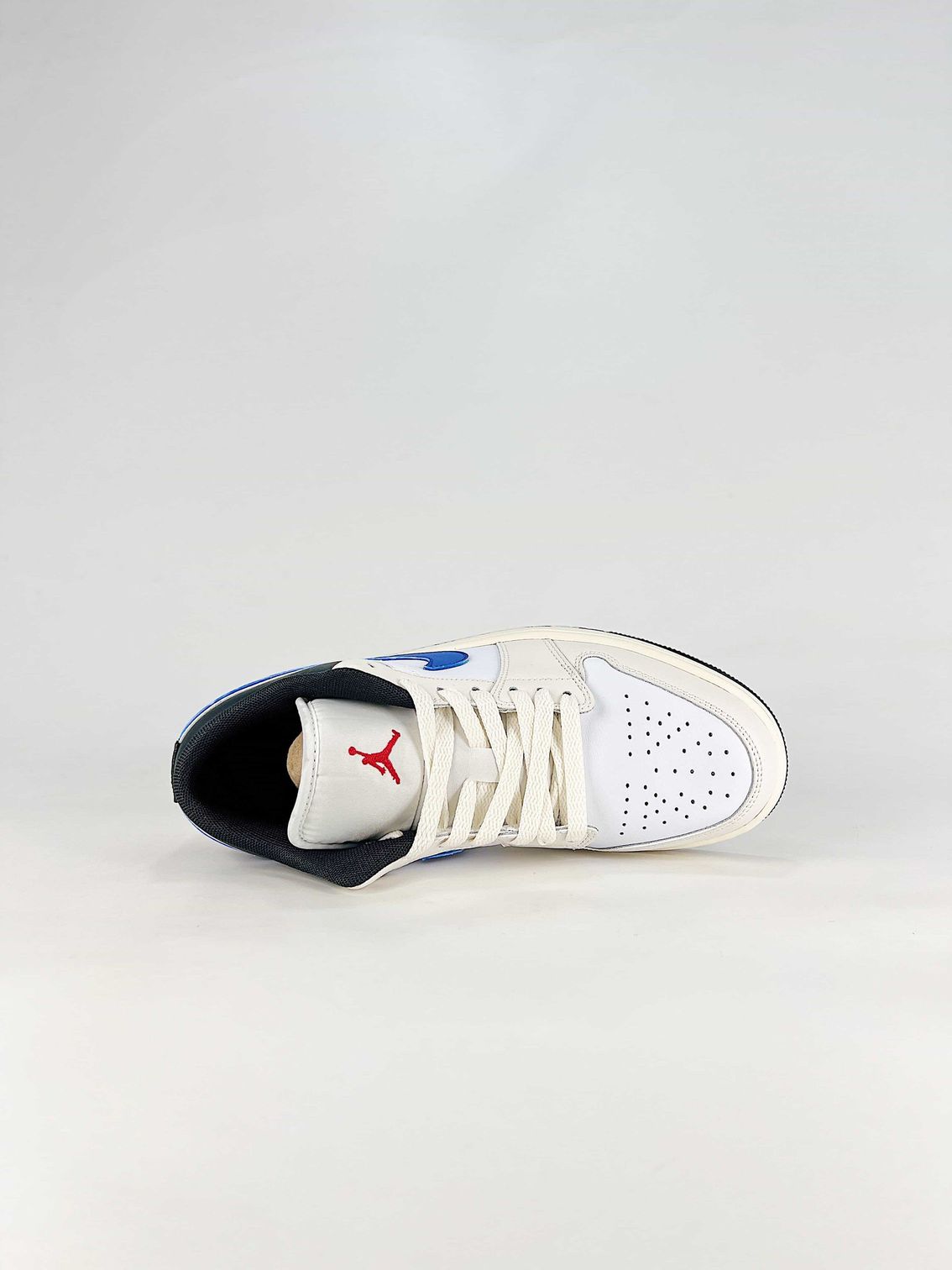 AJ 1 Low ‘Phantom Sail’ 553560-027 AJ 1 Low ‘Phantom Sail’ 553560-027