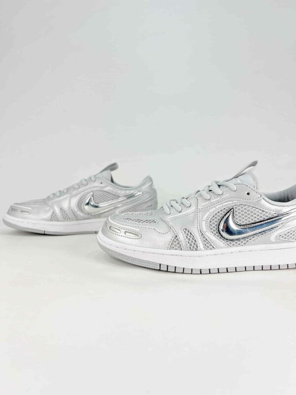 AJ 1 Low Method of Make V3 ‘Metallic Silver’ HQ2186-002 AJ 1 Low Method of Make V3 ‘Metallic Silver’ HQ2186-002