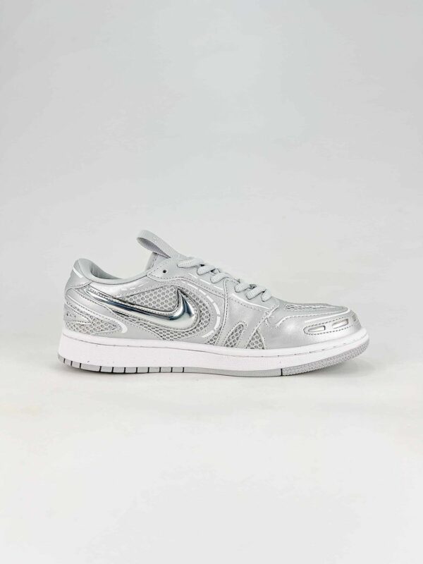 AJ 1 Low Method of Make V3 ‘Metallic Silver’ HQ2186-002 AJ 1 Low Method of Make V3 ‘Metallic Silver’ HQ2186-002