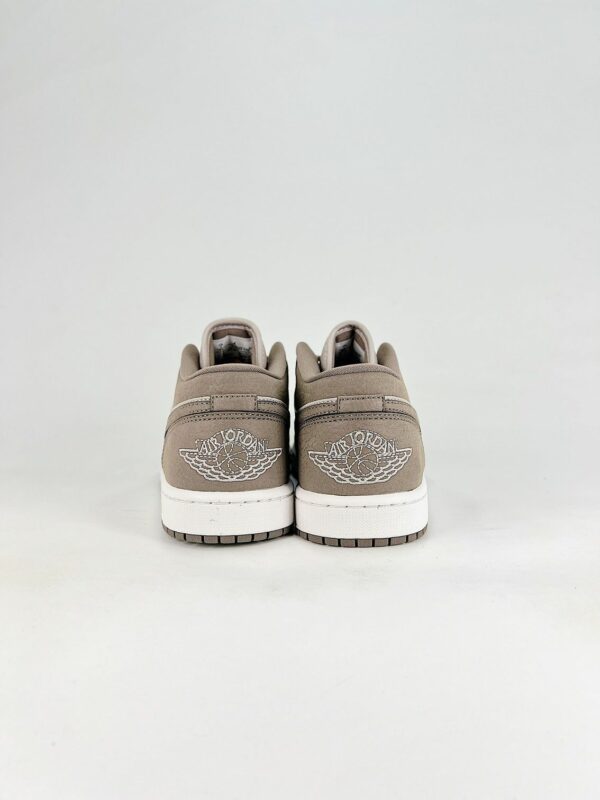 AJ 1 Low ‘Olive Grey’ IU7552-040