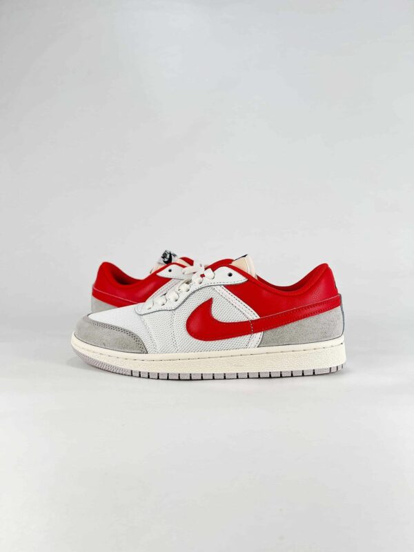 AJ Skyline Low ‘University Red Smoke Grey’ IM2055-102 AJ Skyline Low ‘University Red Smoke Grey’ IM2055-102
