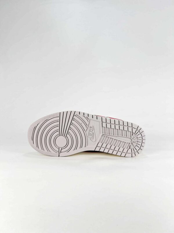 AJ Skyline Low ‘University Red Smoke Grey’ IM2055-102 AJ Skyline Low ‘University Red Smoke Grey’ IM2055-102
