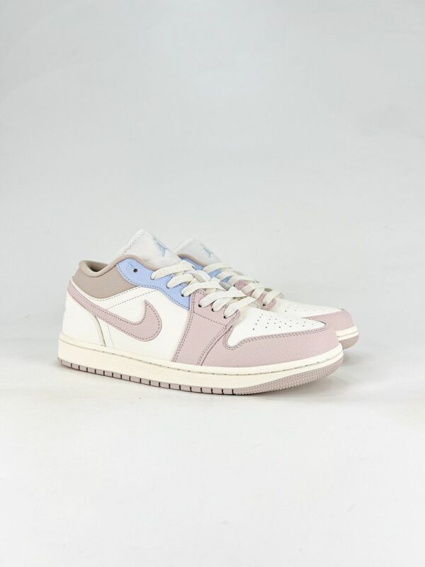 AJ 1 Low ‘Sail Silt Red Hydrogen Blue’ IV3219-161 AJ 1 Low ‘Sail Silt Red Hydrogen Blue’ IV3219-161