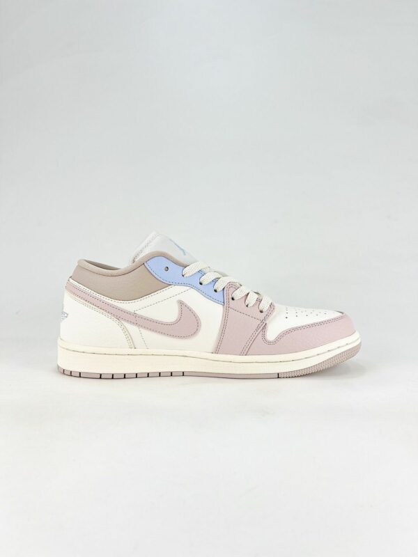 AJ 1 Low ‘Sail Silt Red Hydrogen Blue’ IV3219-161 AJ 1 Low ‘Sail Silt Red Hydrogen Blue’ IV3219-161