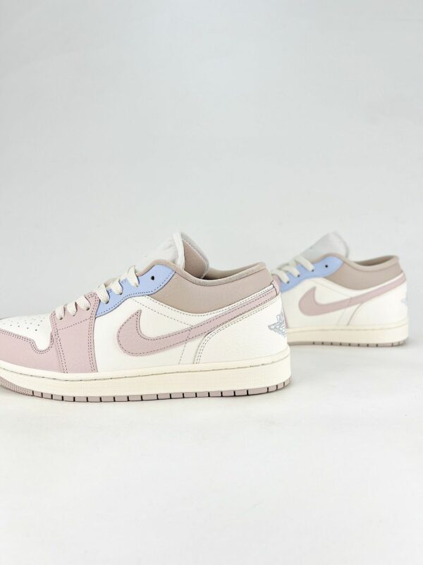 AJ 1 Low ‘Sail Silt Red Hydrogen Blue’ IV3219-161 AJ 1 Low ‘Sail Silt Red Hydrogen Blue’ IV3219-161