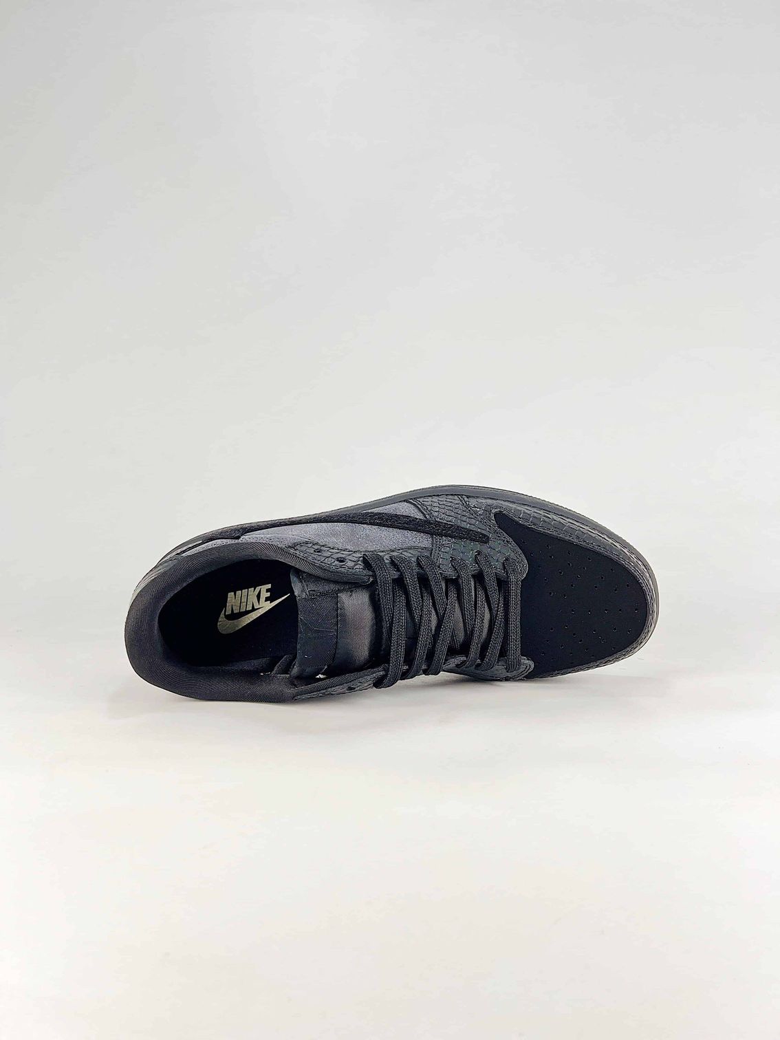 AJ 1 Low Travis Scott Kobe Bryant ‘Black’ FF9989-014 AJ 1 Low Travis Scott Kobe Bryant ‘Black’ FF9989-014