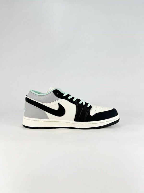 AJ 1 Low ‘Black Grey Mint’ IX5001-101