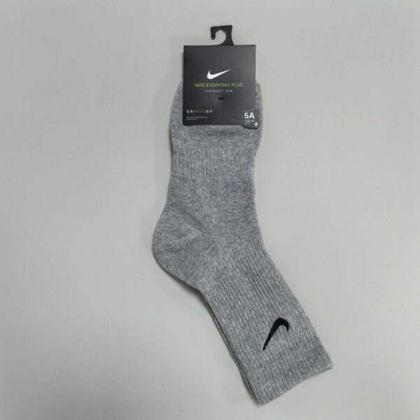 Nike Classic Swoosh Logo Socks
