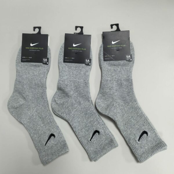 Nike Classic Swoosh Logo Socks