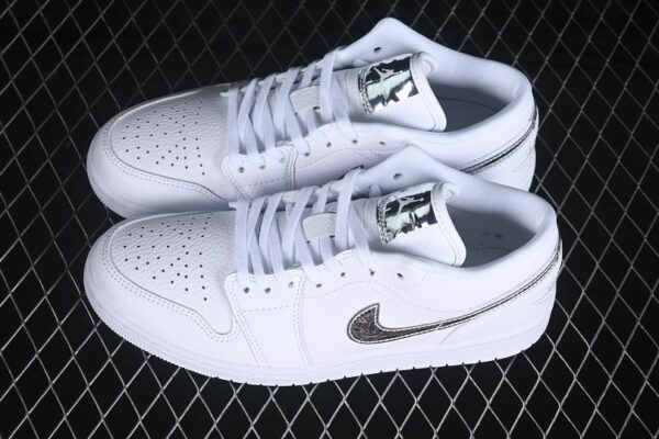 AJ 1 Low SE ‘White Metallic Silver’ IQ9381-100
