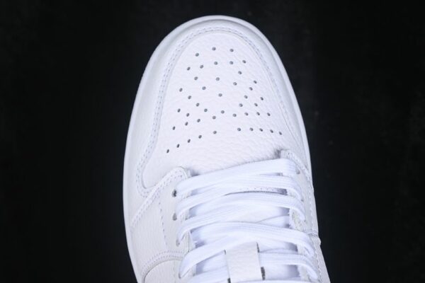 AJ 1 Low SE ‘White Metallic Silver’ IQ9381-100