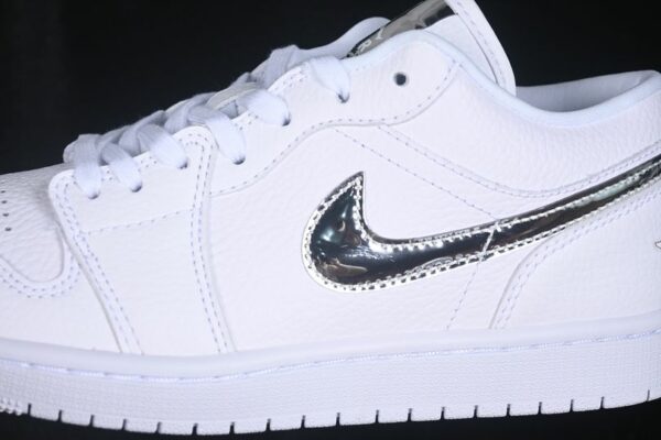 AJ 1 Low SE ‘White Metallic Silver’ IQ9381-100